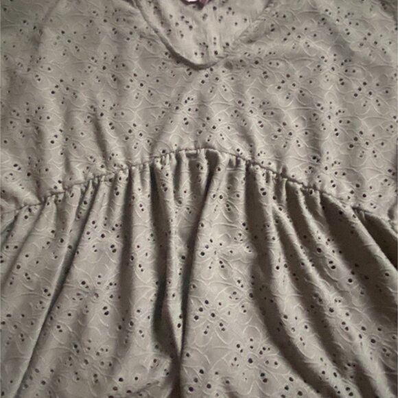 Nanette Lepore Eyelit Peplum Blouse-Short Sleeve-Green-Small-GUC - Picture 2 of 6